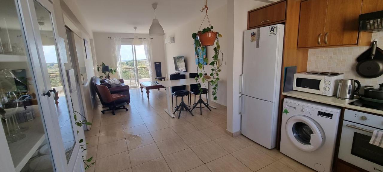 Ancient Paphos - Cozy Place Next To The Sea, Marina, Historical Sites, Buses, Mall, And Market Exterior photo